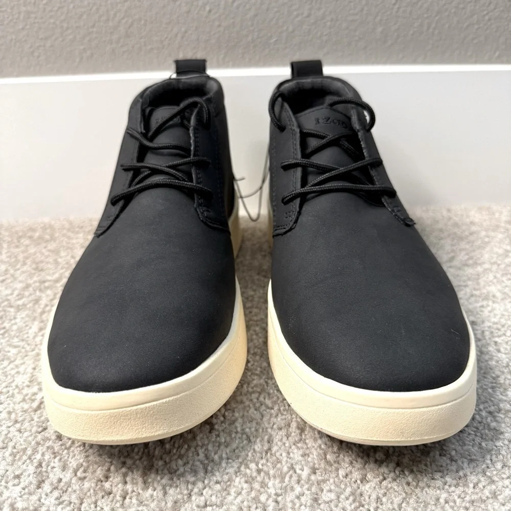 NWB IZOD men’s Palmer black/ cream chukka shoes size 9